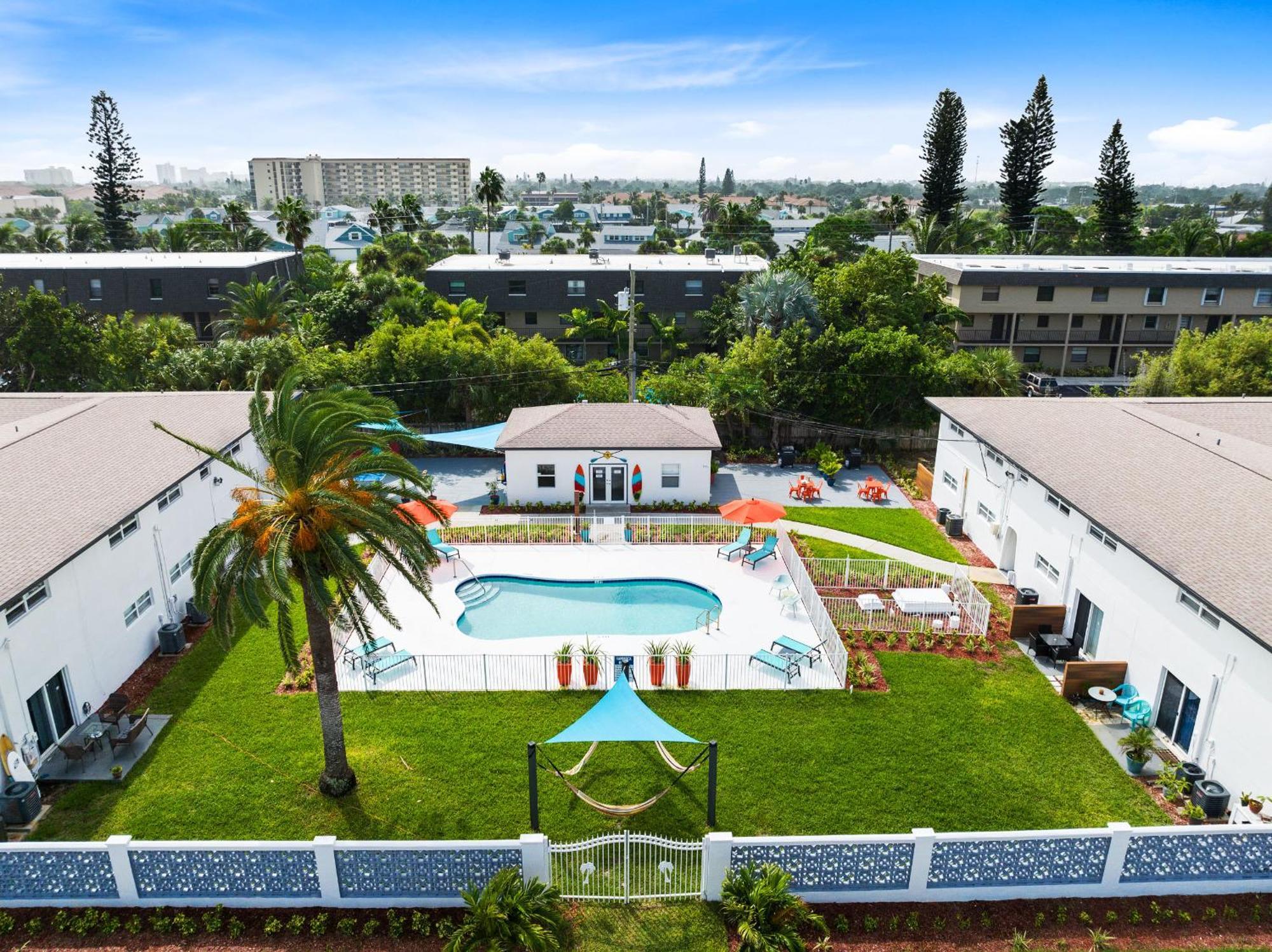 Ocean 32 - Swimside Apartment Indian Harbour Beach Exterior photo